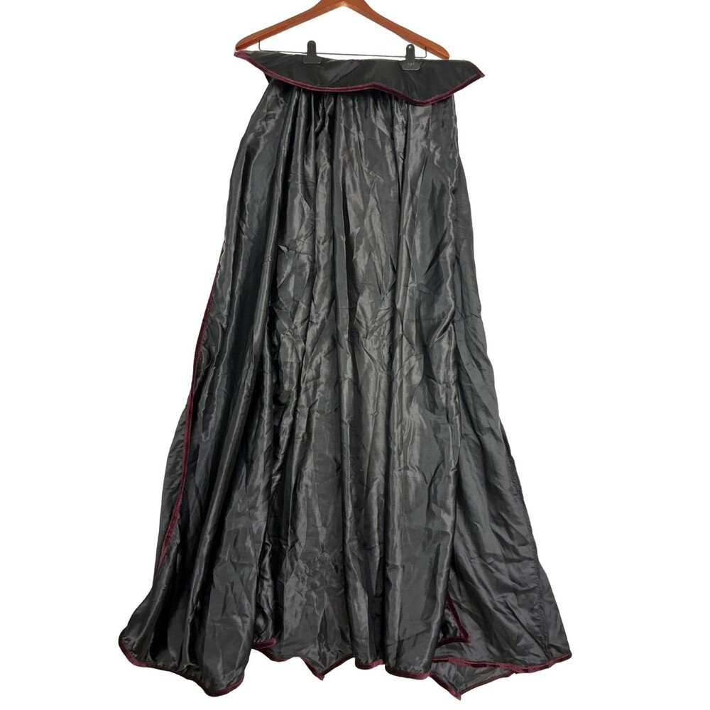 Spirit Halloween Adult Black Burgundy Trim Cape Cloak Size L 48" Vampire Costume